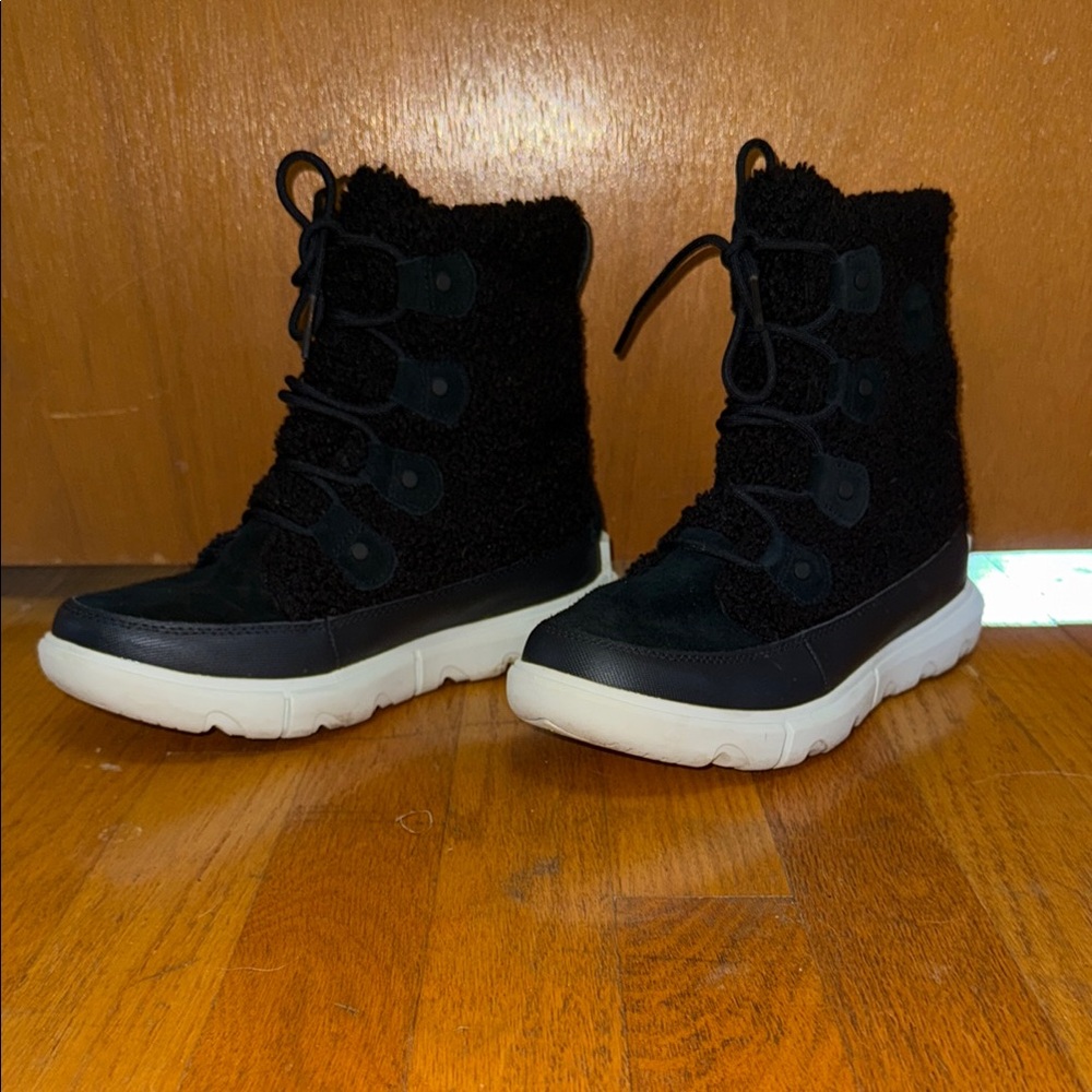 Sorel Black and White winter Boots